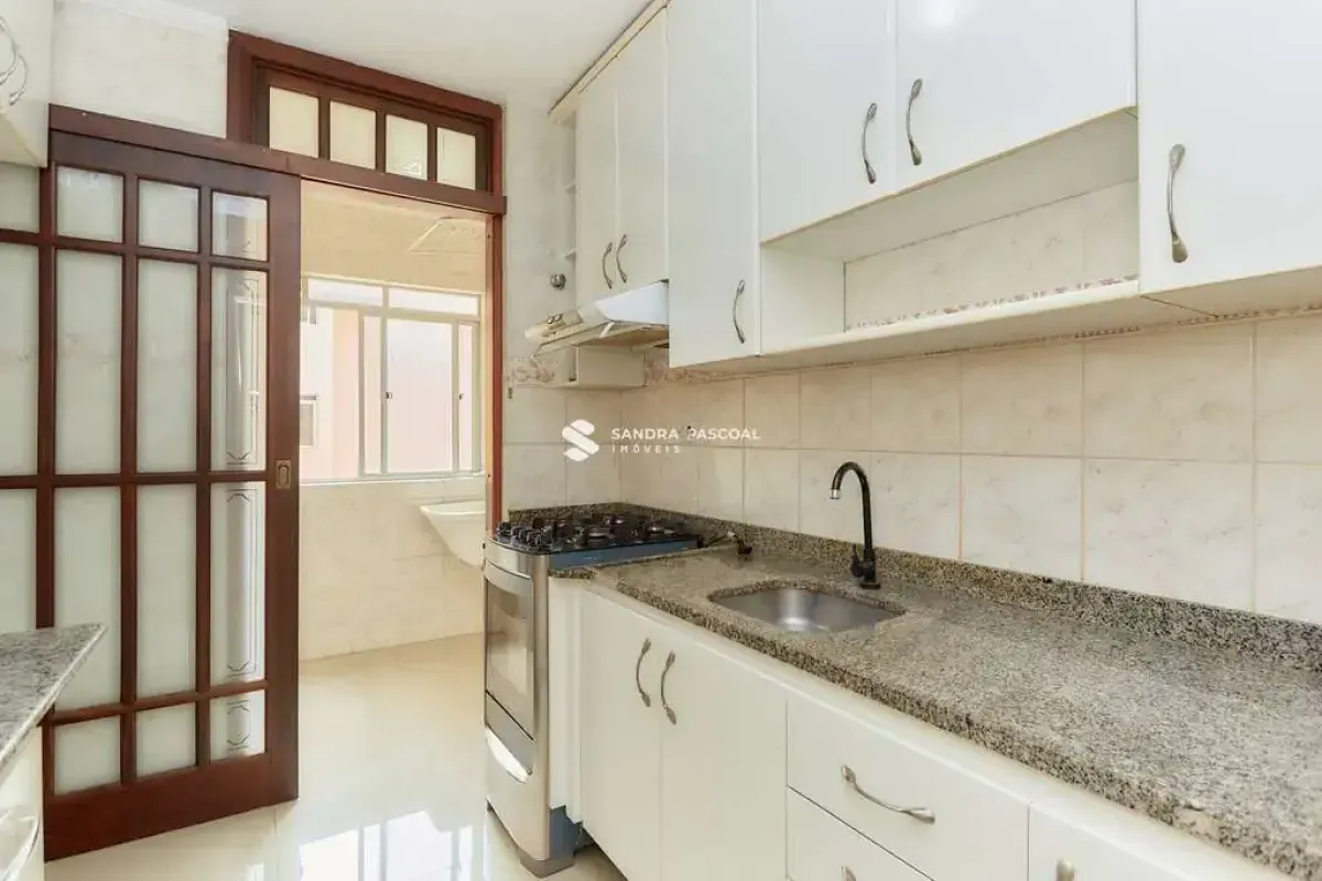 Wood or laminate floors in a one-bedroom apartment, 69 m² — photo 4