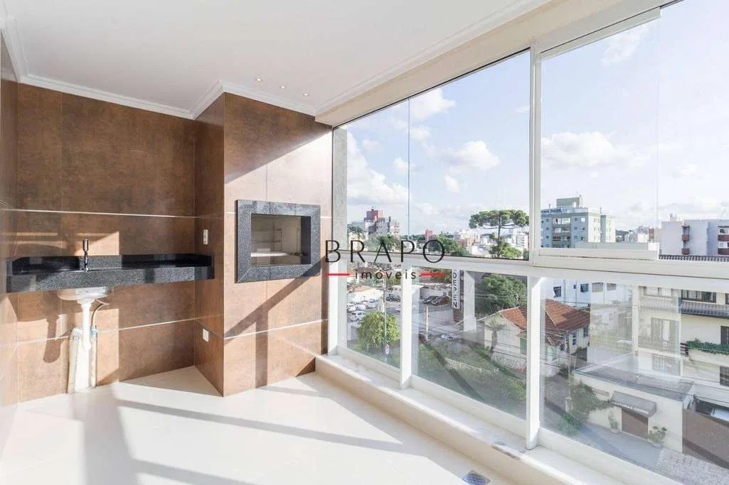 256 m² apartment with balcony and 4 bedrooms — photo 4