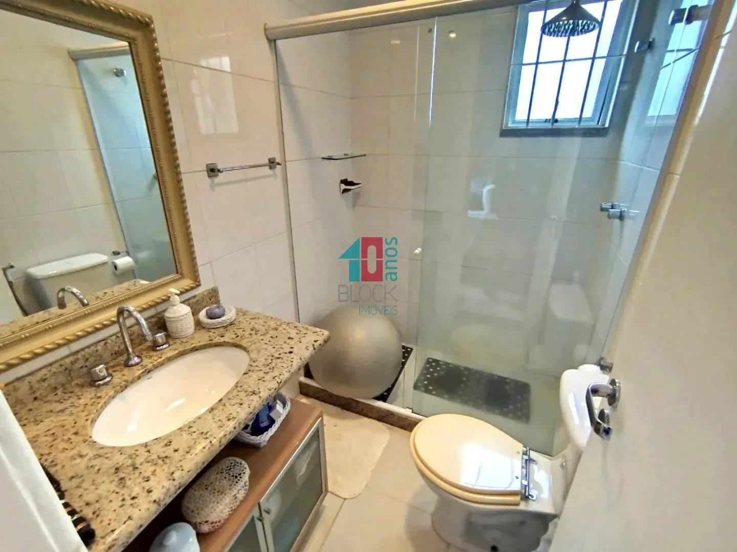 Furnished 361 m² apartment with 4 en-suite bedrooms — photo 23
