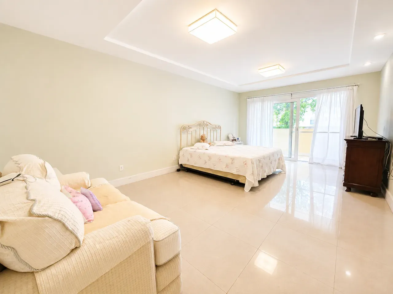 Furnished house with 4 bedrooms and 4 bathrooms — photo 21