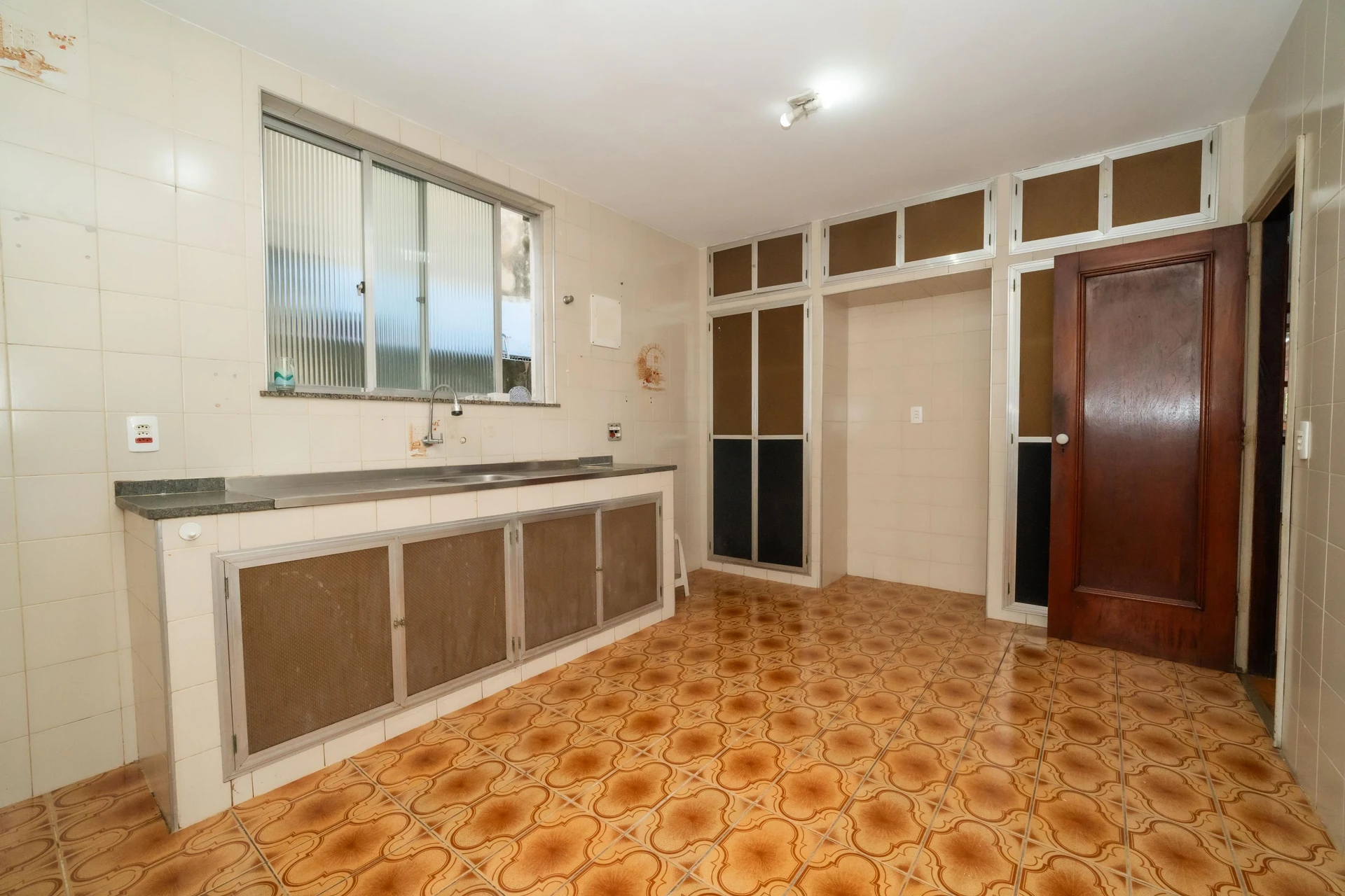 Garden in a 3-bedroom house, 200 m² — photo 29