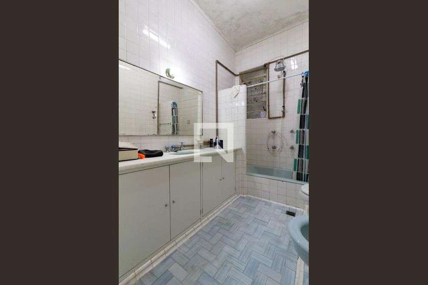 293 m² apartment with 3 bedrooms and private garden — photo 2