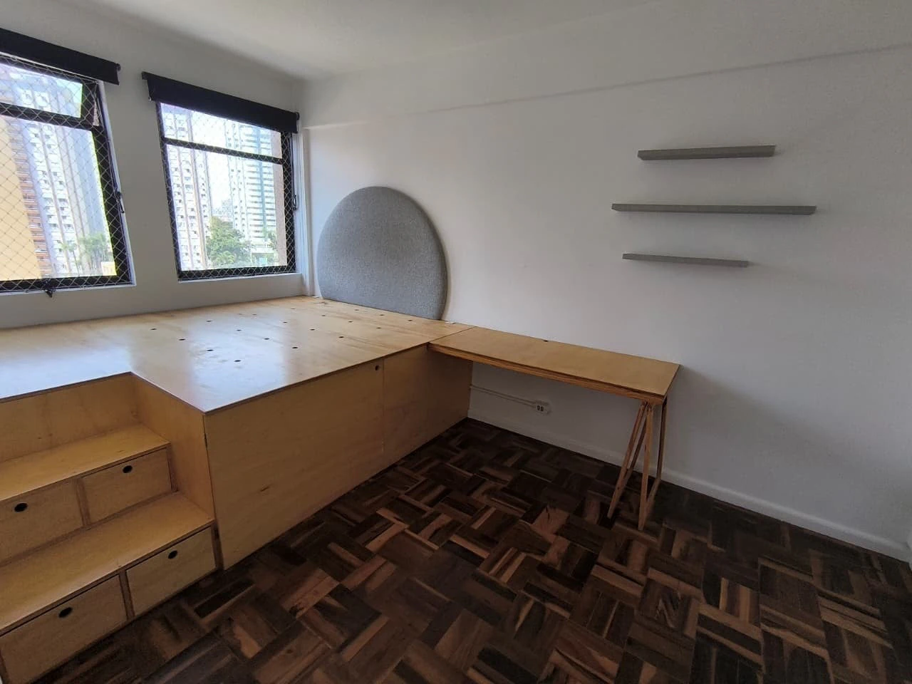 Home office in a one-bedroom apartment, 54 m² — photo 5
