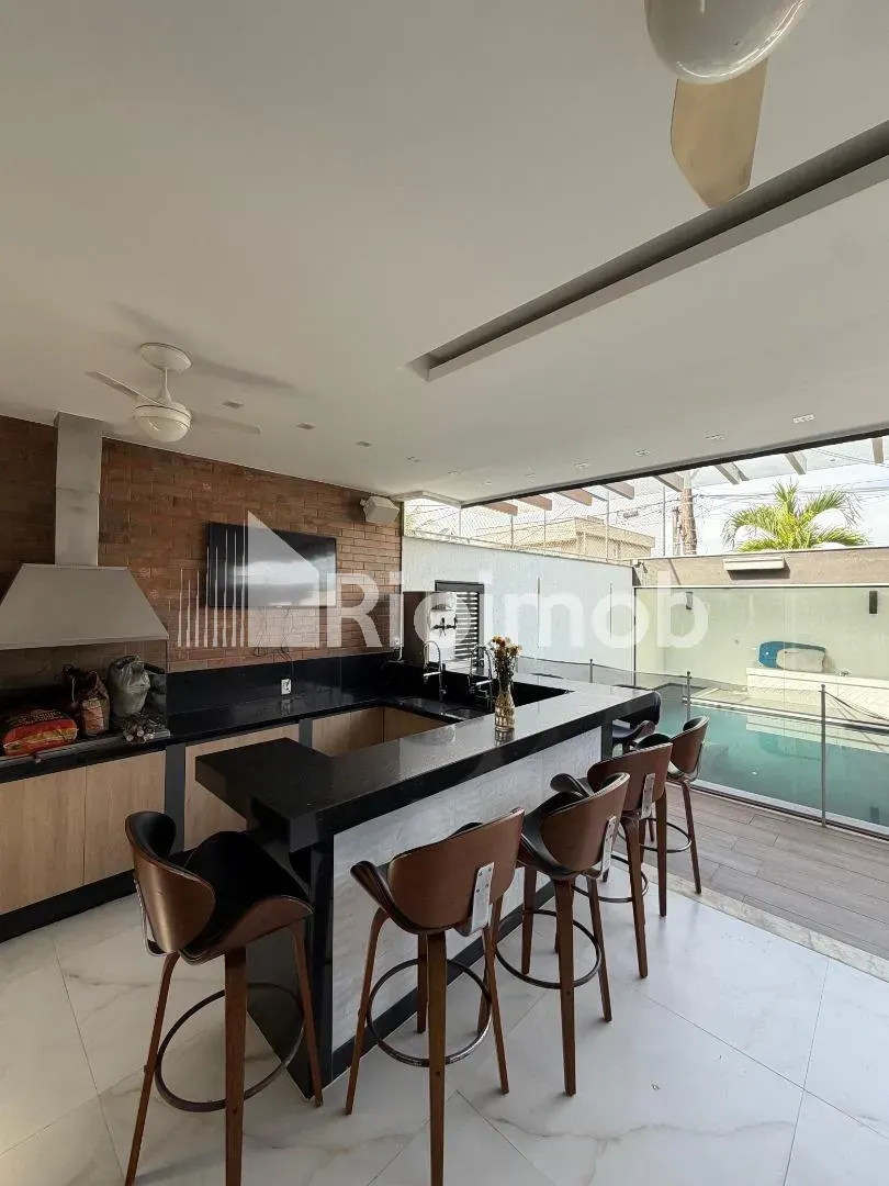 5-bedroom house with a bathtub in Rio de Janeiro — photo 2