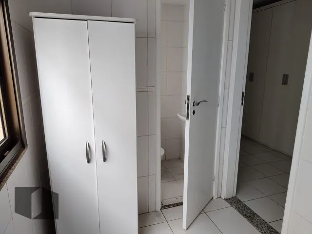 Apartment with a closed kitchen and 3 bedrooms — photo 10