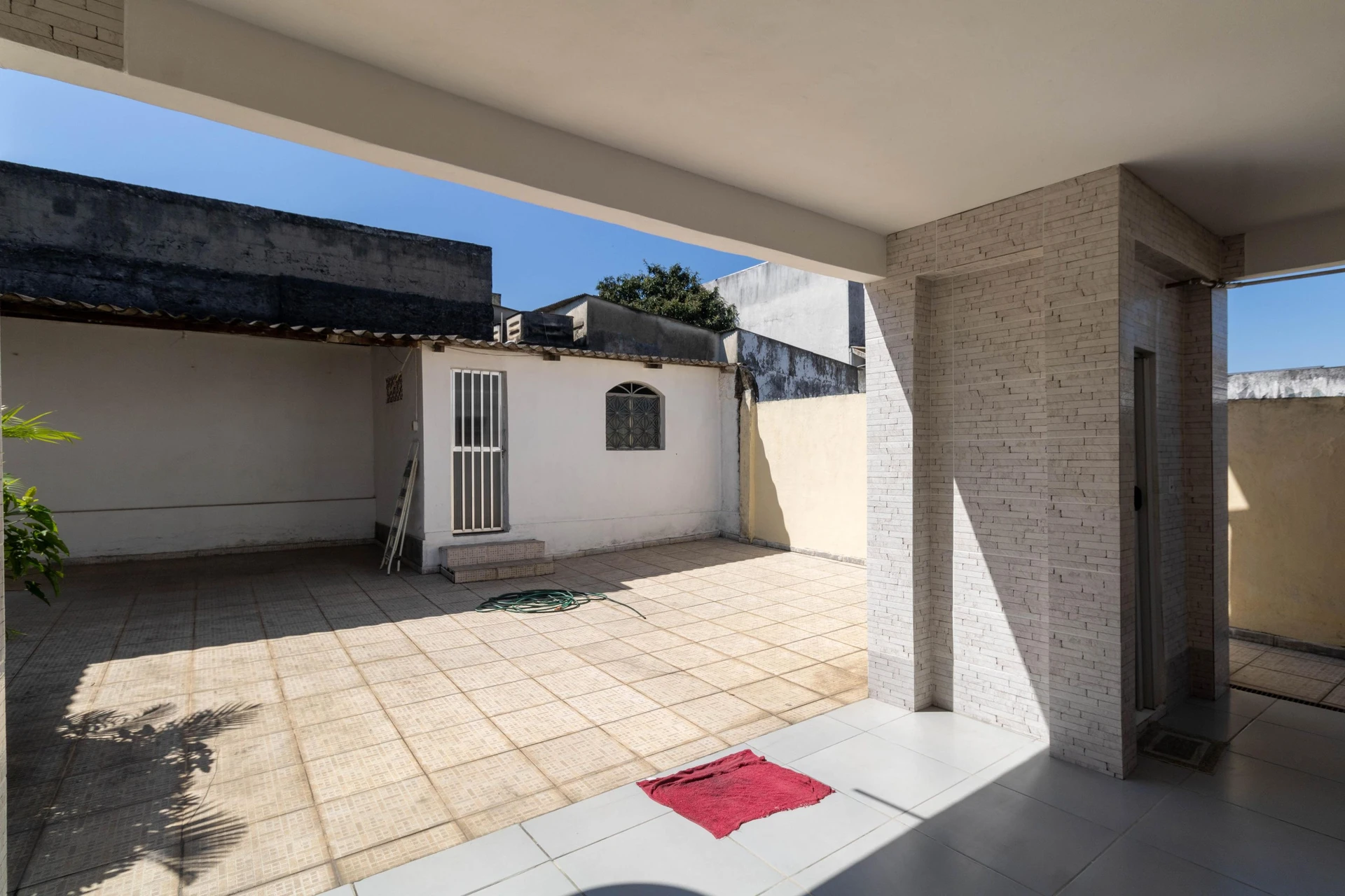 Unfurnished house with 3 bedrooms and a private garden — photo 8