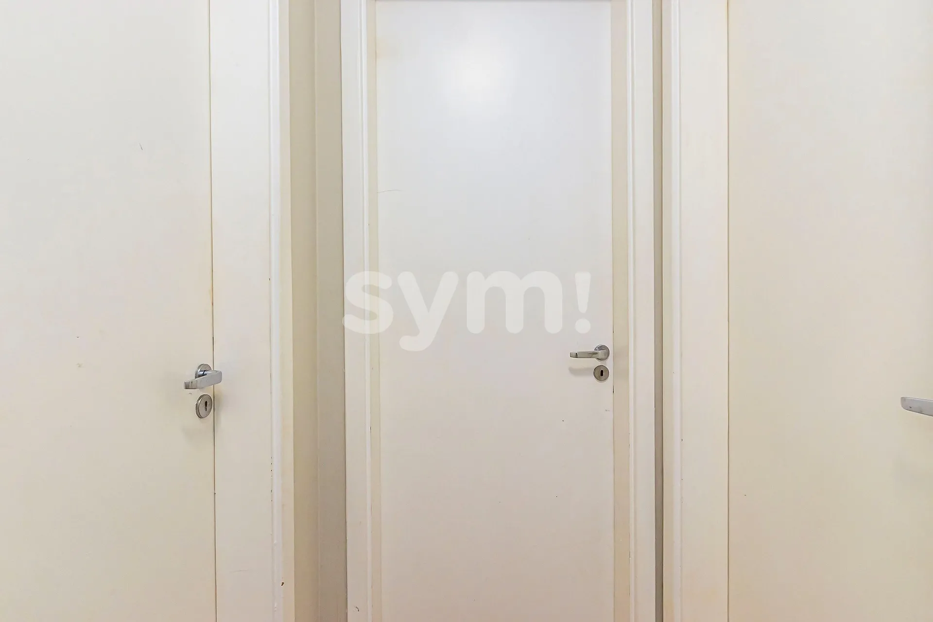 Apartment, 68 m², with wood or laminate floors — photo 36