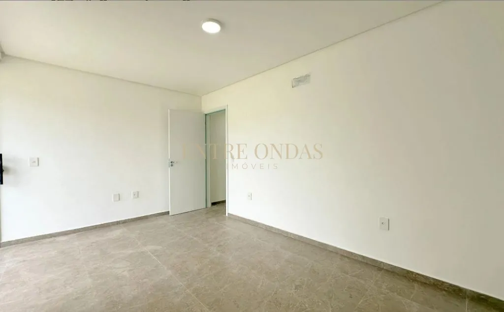 3-bedroom house with a mountain view in Florianópolis — photo 20