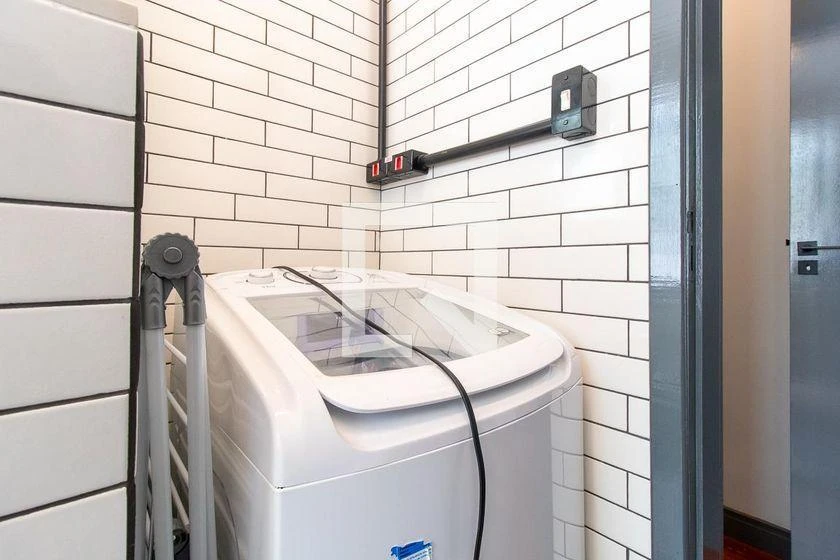 One-bedroom apartment with a washing machine in Curitiba — photo 24