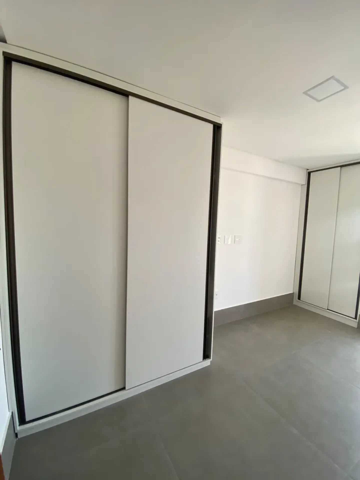 Засклений балкон та 2 спальні: квартира 55 м² — photo 11