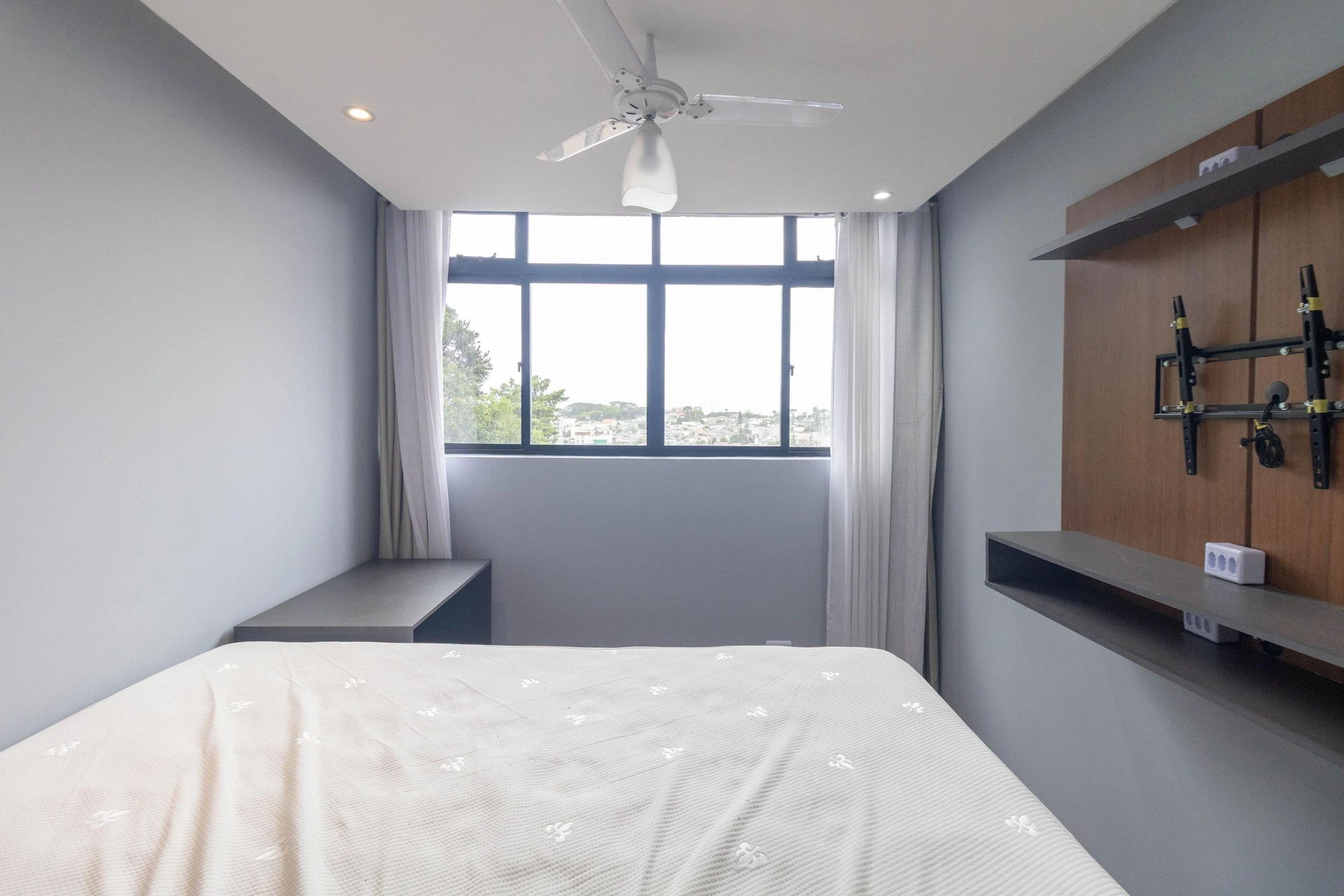 3-bedroom apartment with a washing machine — photo 9