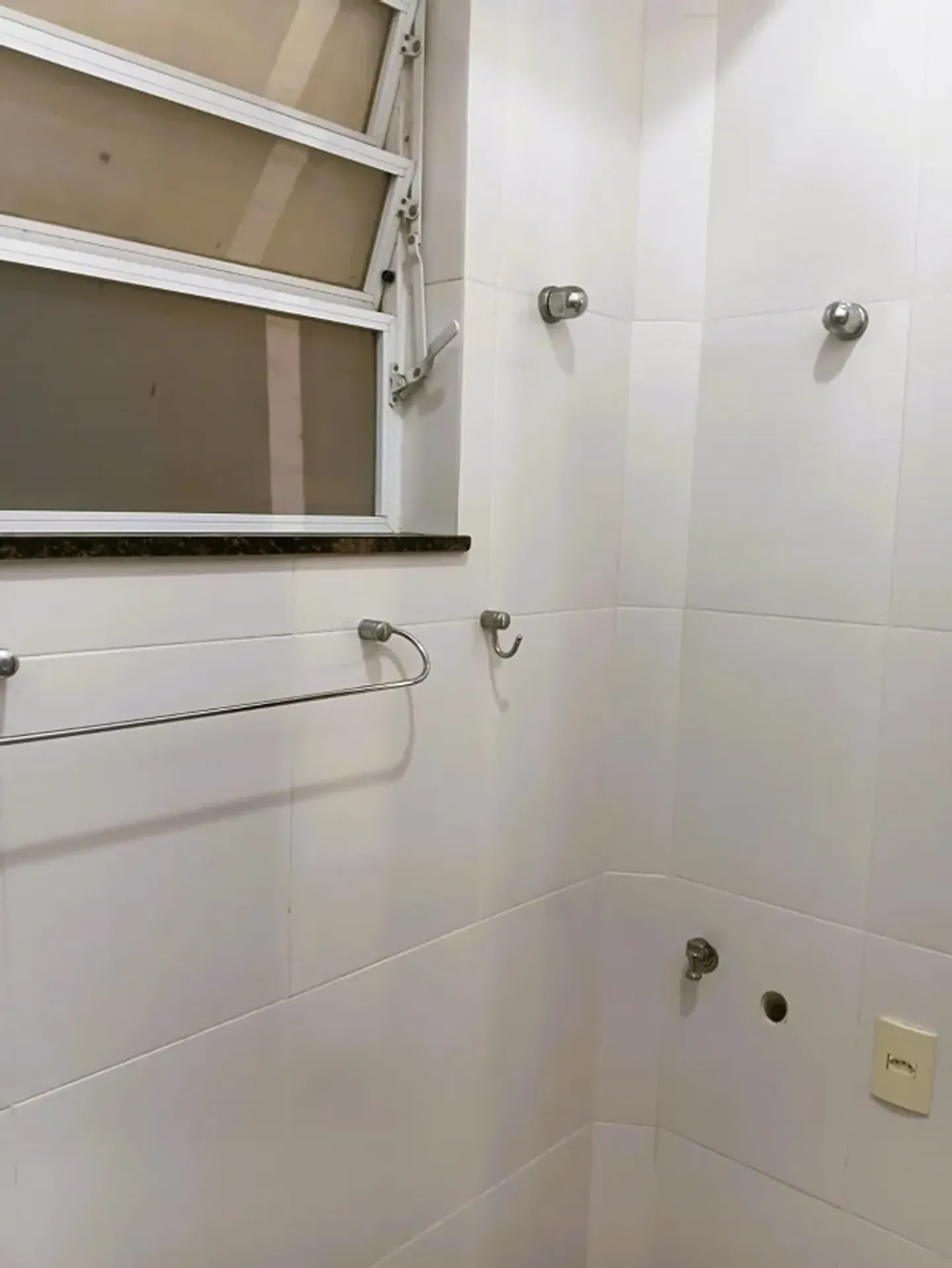 Unfurnished studio with a separate closed kitchen and 30 m² — photo 8