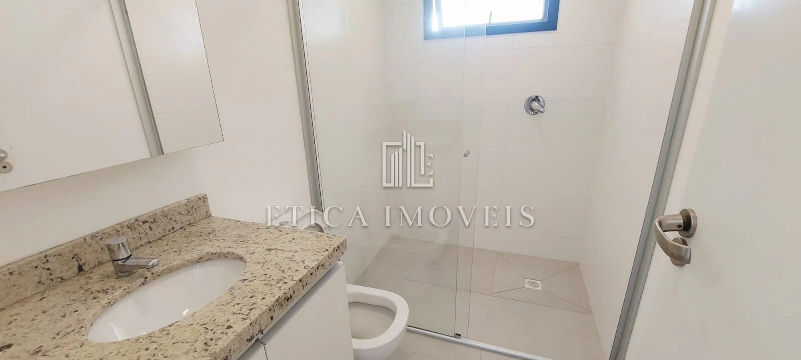 2-bedroom apartment with a grill on the balcony — photo 5