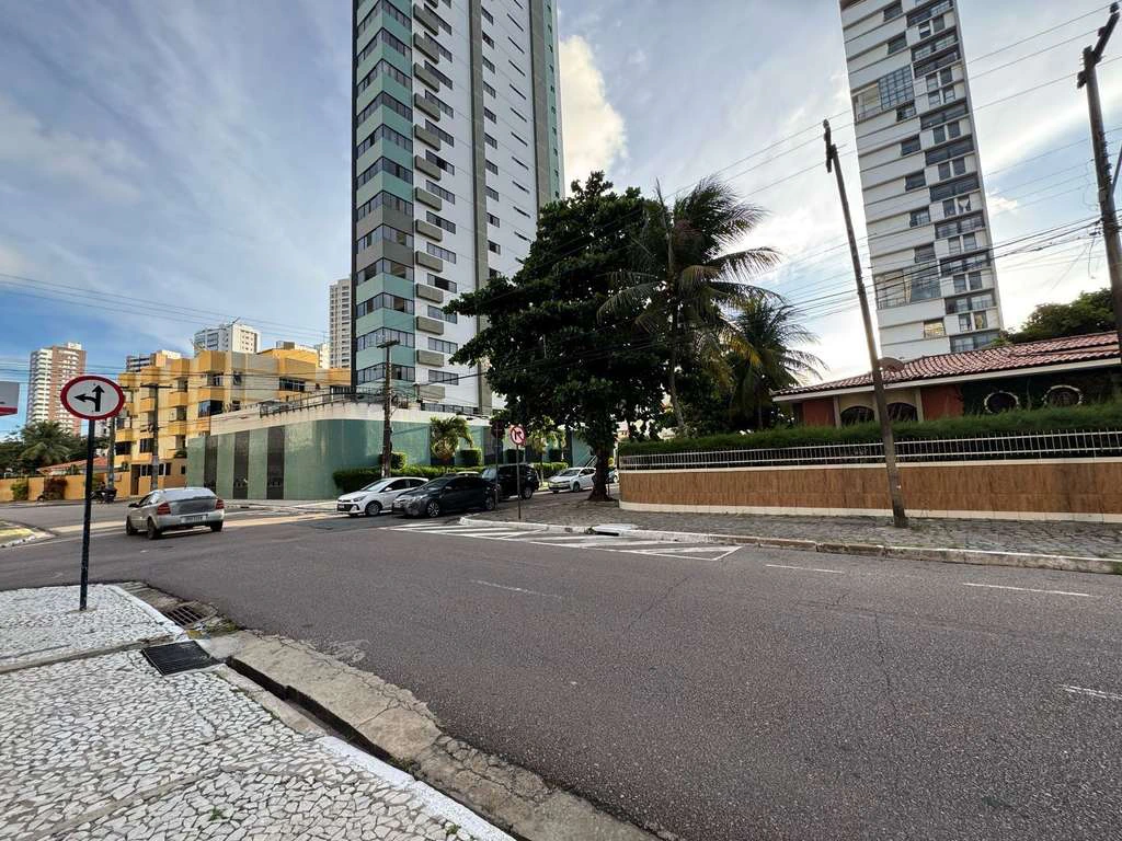 480 m² house with 3 bedrooms and 2 parking spaces
