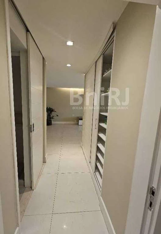 4-bedroom apartment 156 m² with 2 parking spots — photo 24
