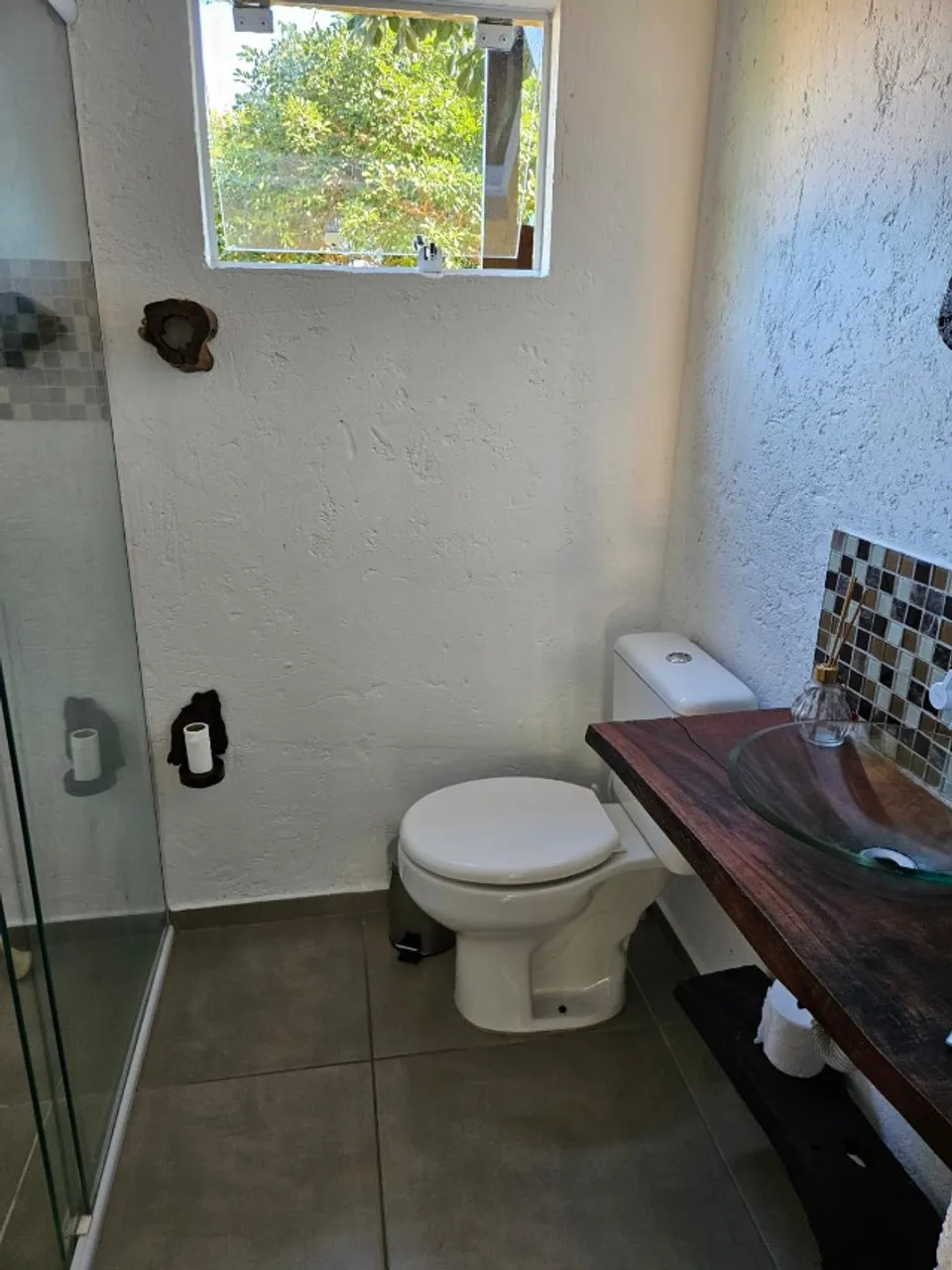 One-bedroom house with a water view — photo 12