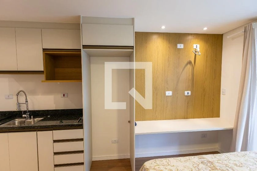 Studio, 28 m², with wood or laminate floors — photo 18