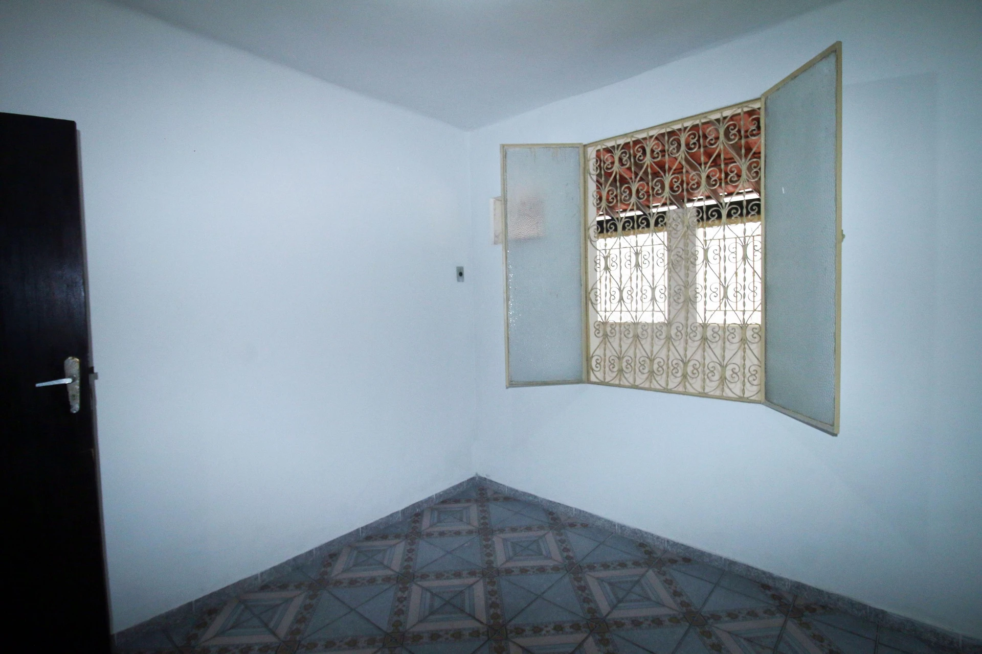 Rental house with 3 en-suite bedrooms and 4 bathrooms — photo 46