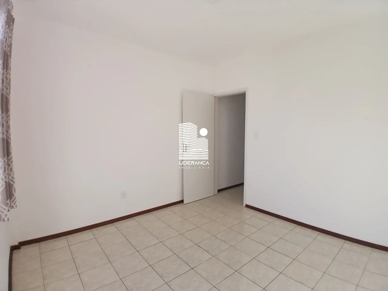 1-bedroom apartment with 1 parking space and 45 m² — photo 3