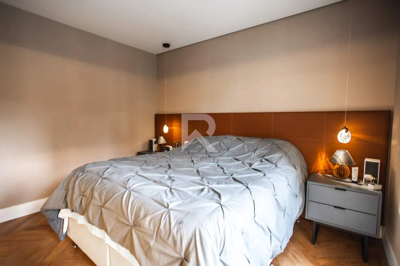 Furnished apartment with 4 en-suite bedrooms and 255 m² — photo 28