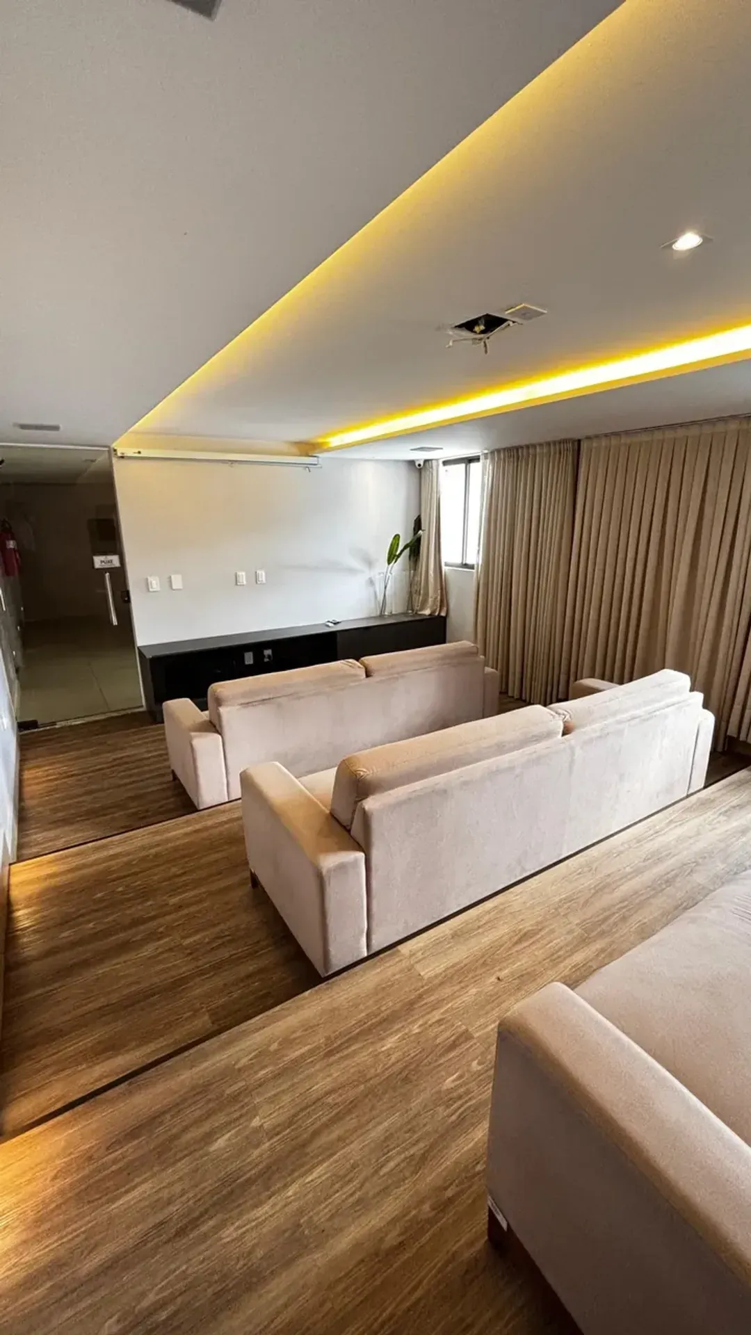 Apartamento amueblado con 2 dormitorios y terraza privada