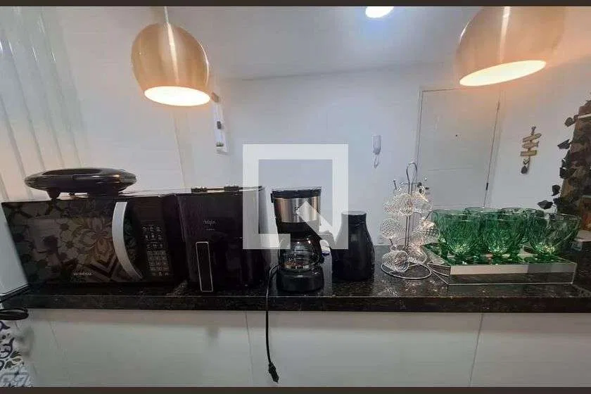 Apartamento mobiliado de 45 m² com 1 quarto e varanda