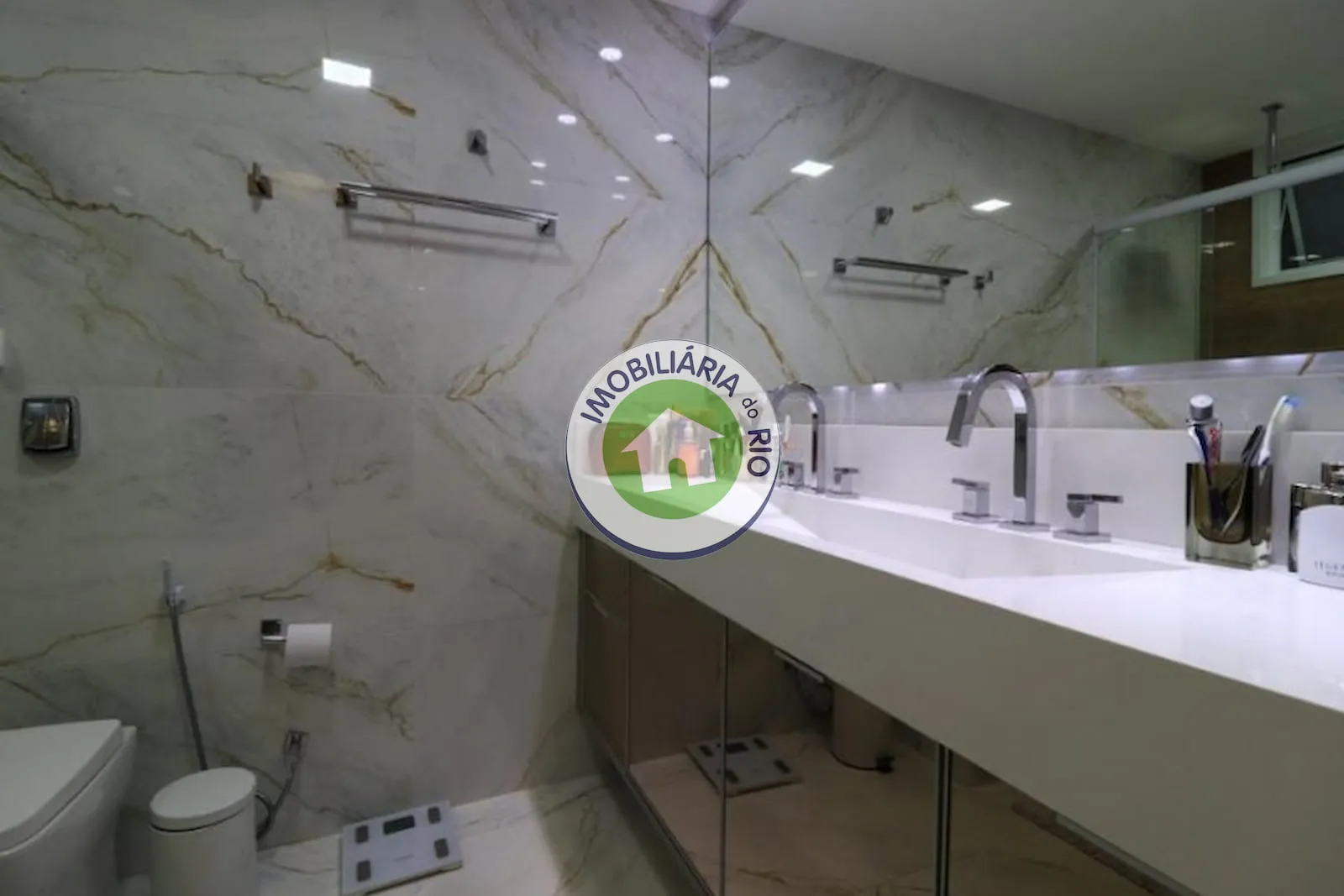Apartamento mobiliado com 4 quartos e 350 m² — photo 46