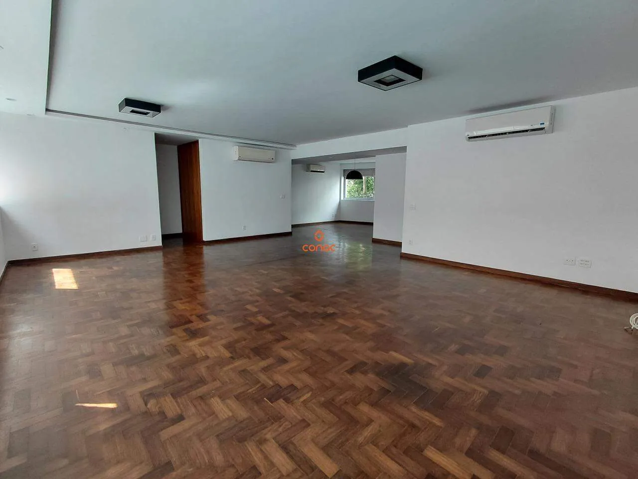 Rental apartment with 4 bedrooms and 3 bathrooms — photo 16