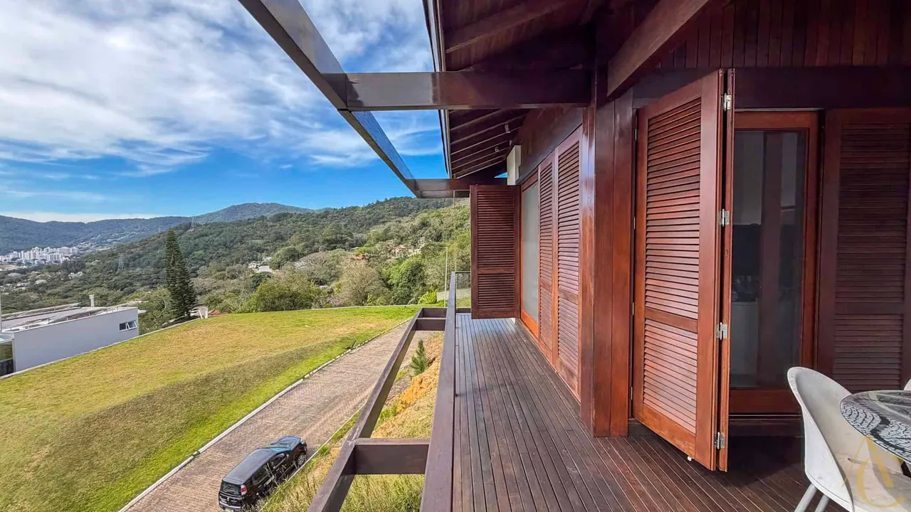 House, 689 m², with floor-to-ceiling windows — photo 5