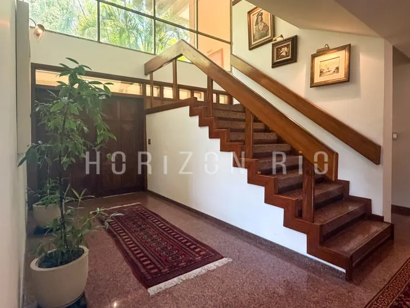 Furnished house, 800 m², with a bathtub — photo 51