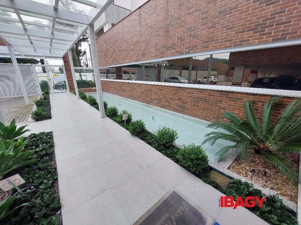 3-bedroom apartment with a grill on the balcony — photo 56