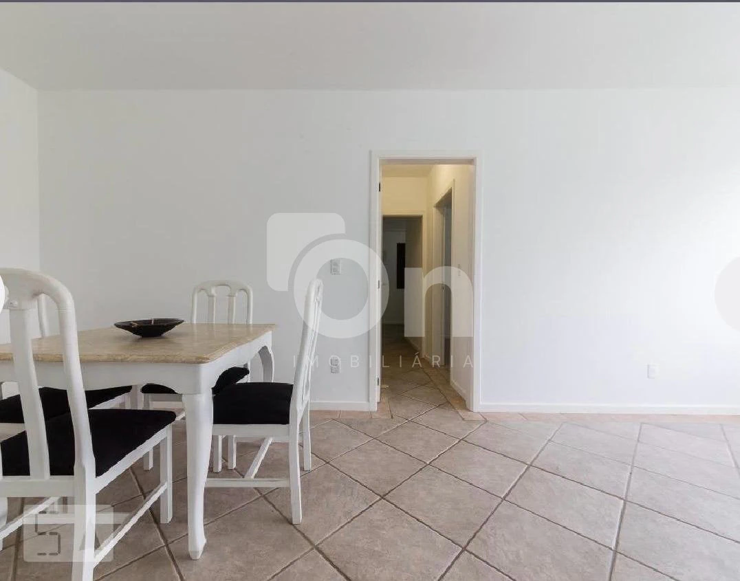 3-bedroom apartment, 1 with its own bathroom, 150 m² — photo 8