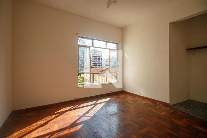 1 quarto e piso de madeira ou laminado: apartamento de 21 m² — photo 6