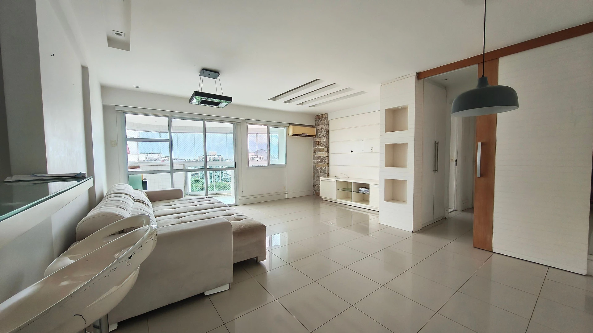 Apartment, 98 m², with a glass-enclosed balcony — photo 3