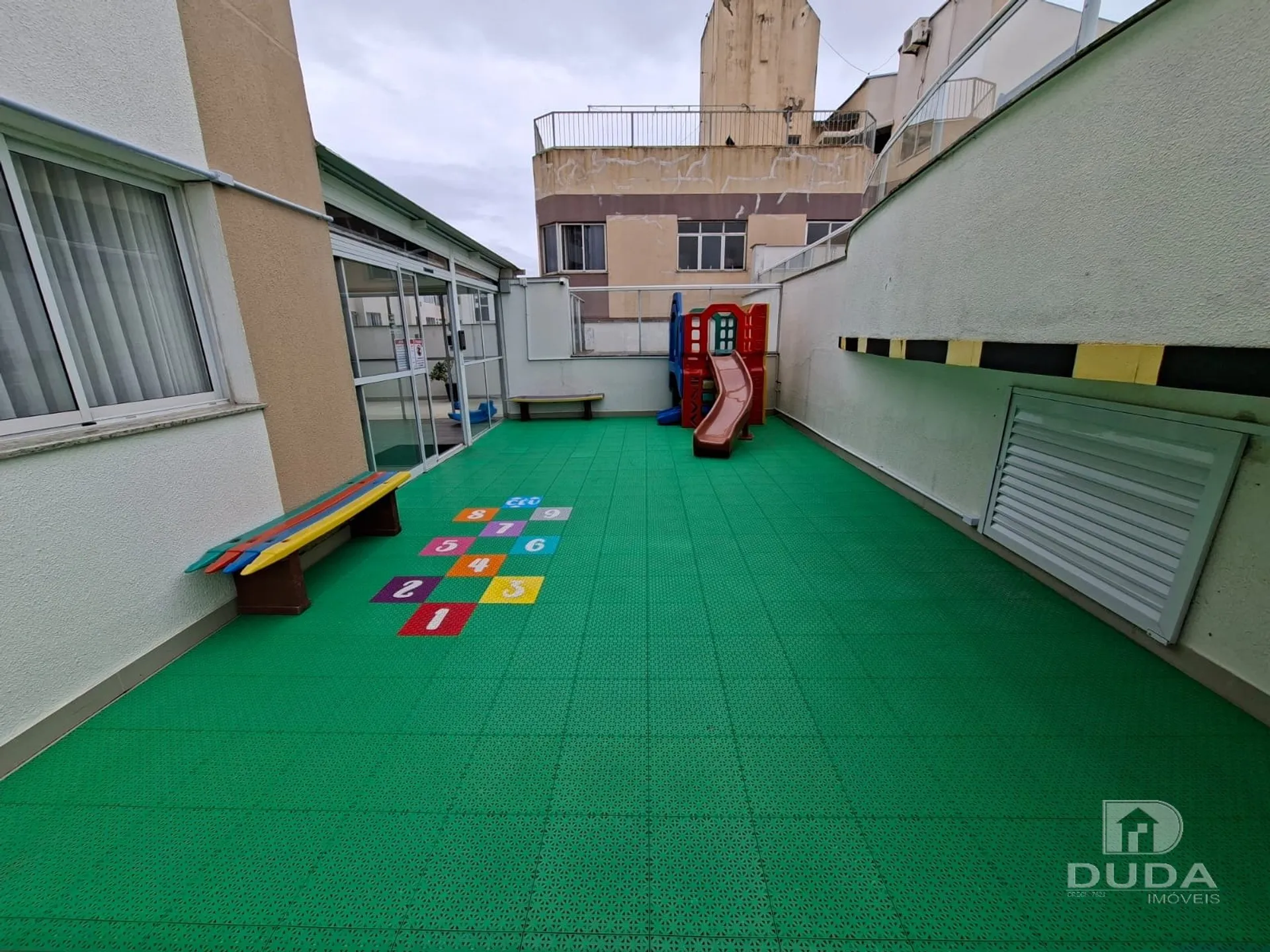 Apartment on the 10th floor with floor-to-ceiling windows — photo 47