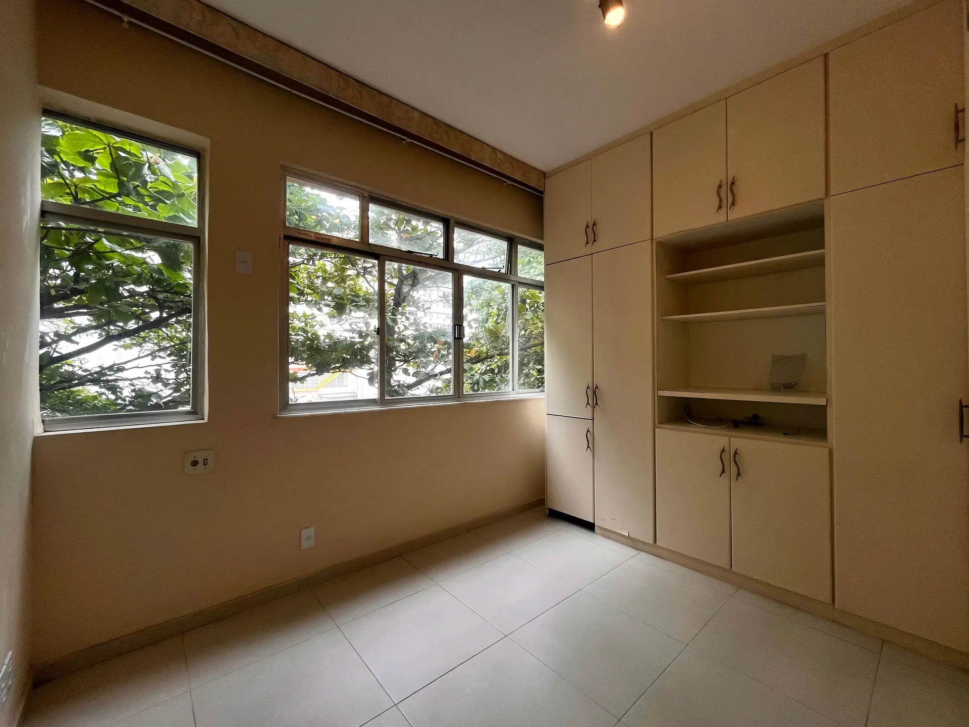 Home office in a 2-bedroom apartment, 78 m² — photo 6