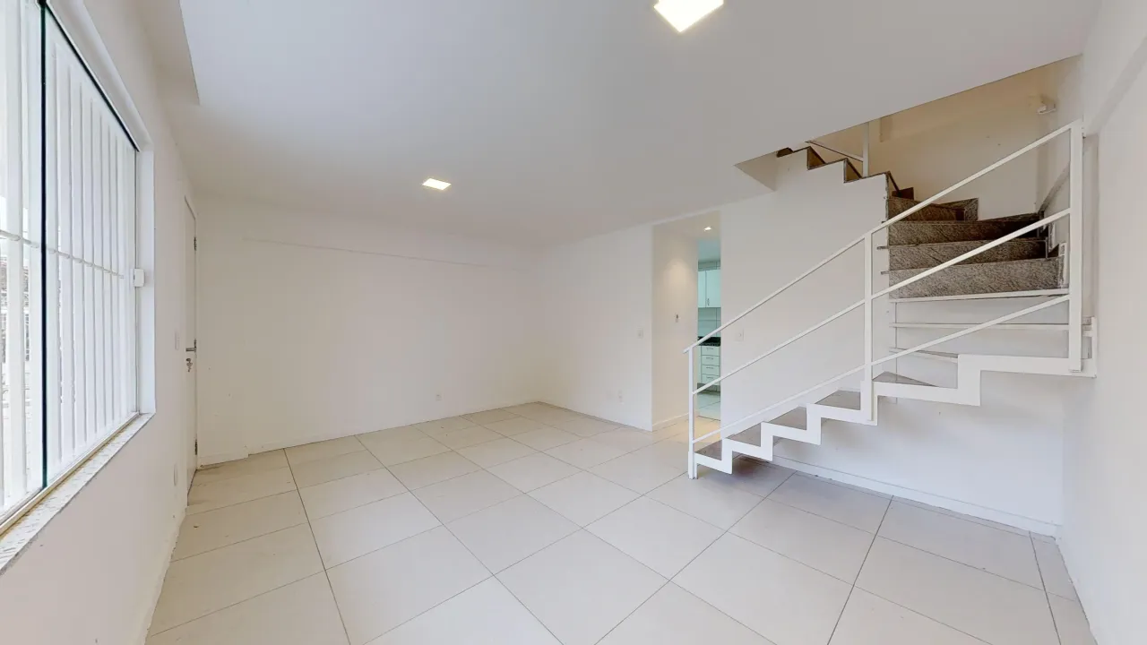 Condominium house with 3 bedrooms and 4 bathrooms