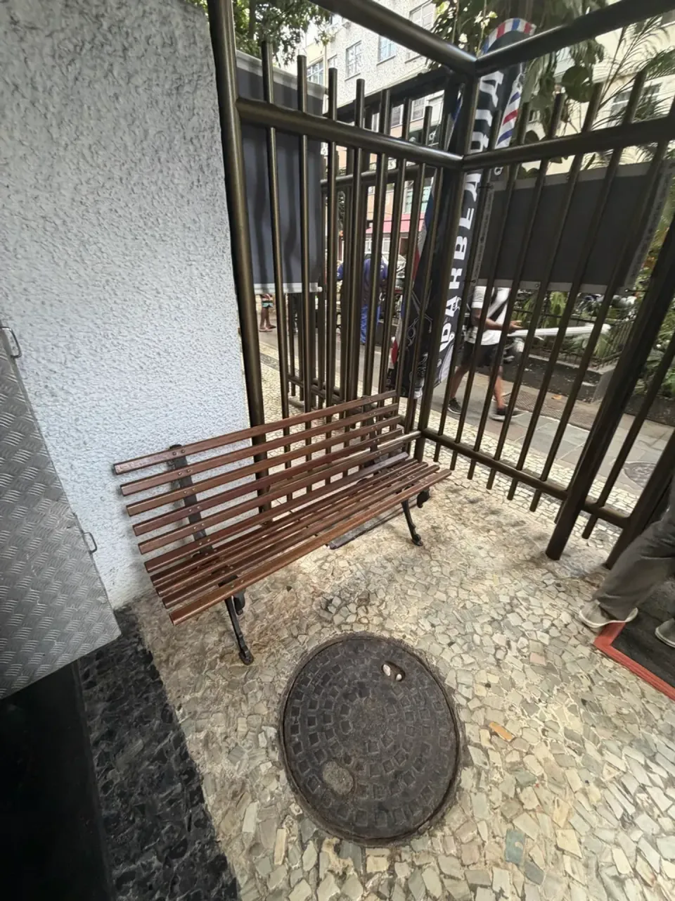 Furnished 1-bedroom apartment with 1 bathroom — photo 16