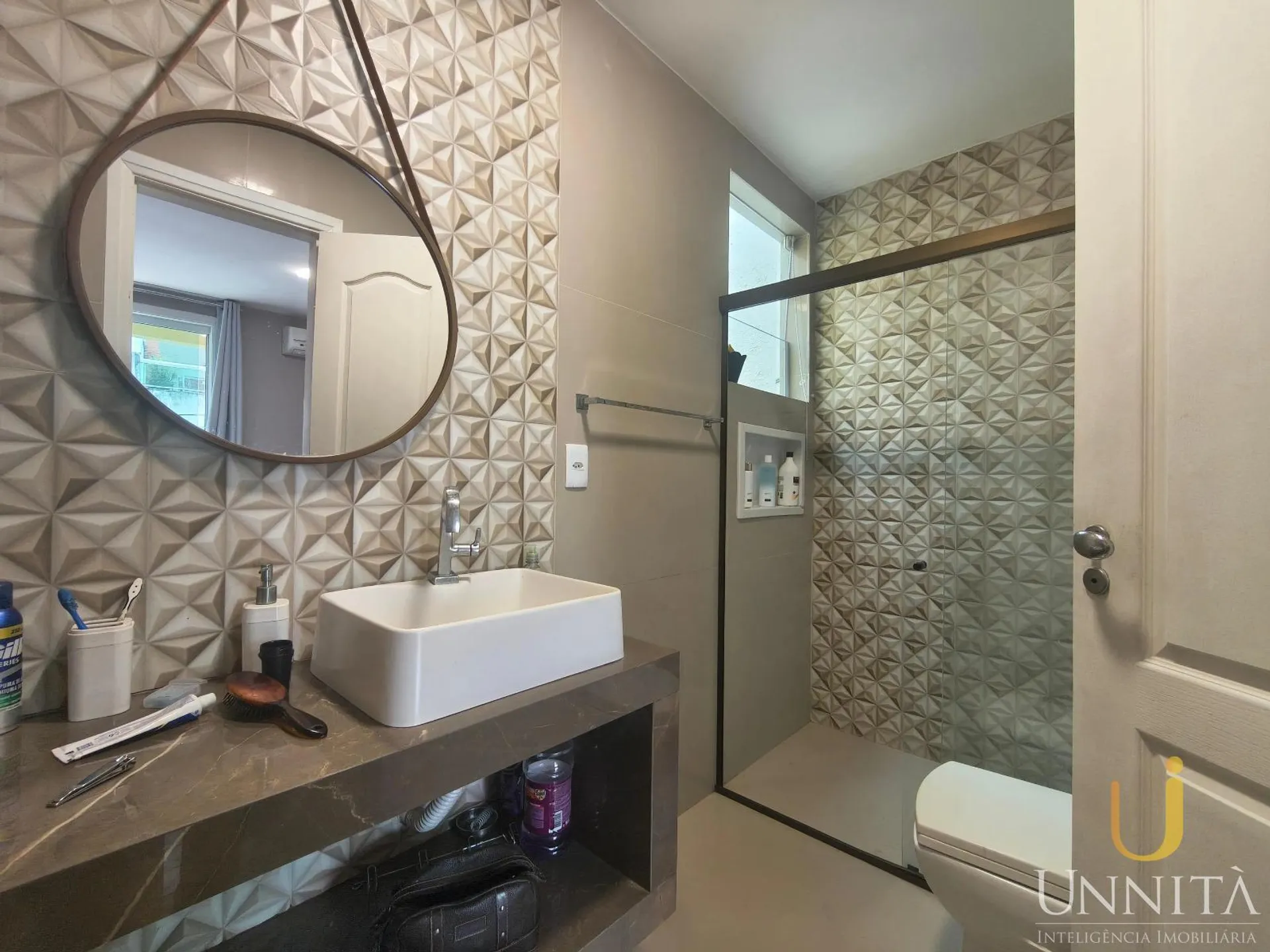 750 m² house with a grill on the balcony and a bathtub — photo 25