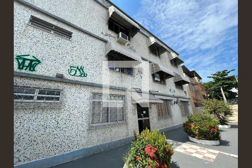 90 m² rental apartment with 3 bedrooms and balcony — photo 17