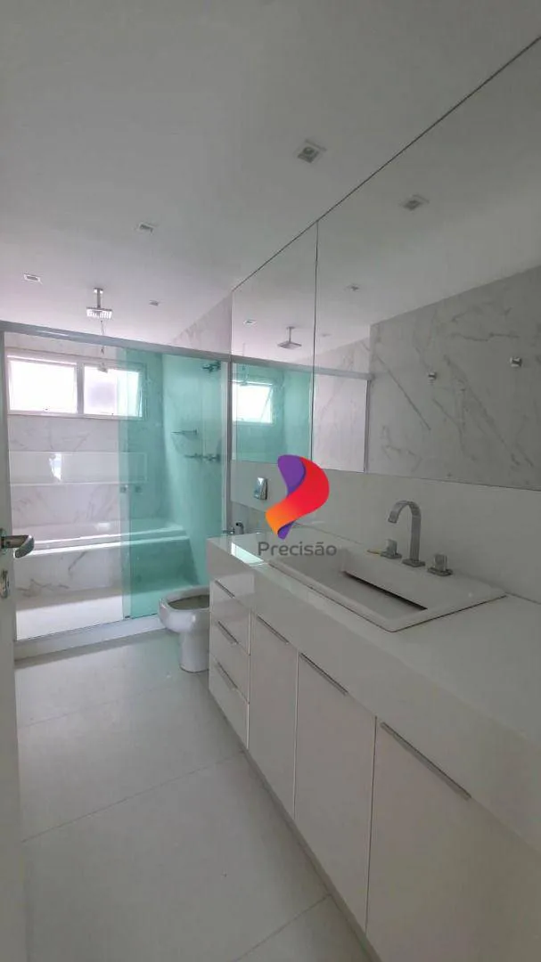 Rental apartment with 3 bedrooms and 5 bathrooms — photo 20