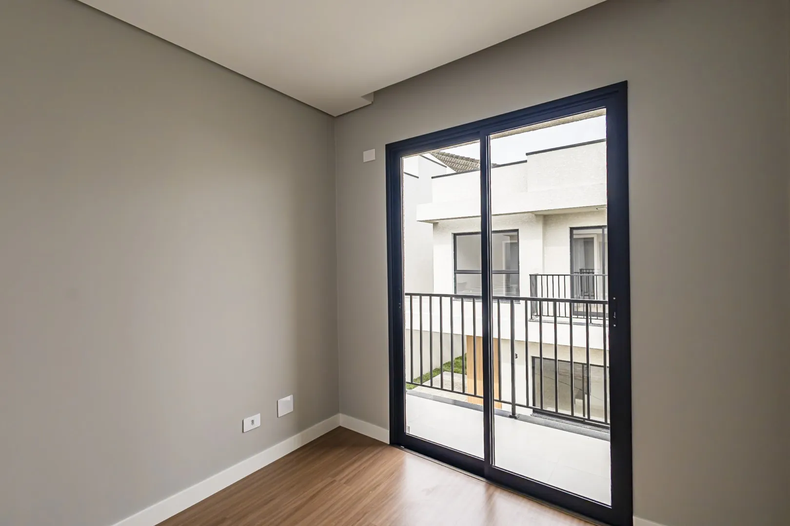 House with 3 bedrooms, 3 baths and 2 parking spots — photo 26