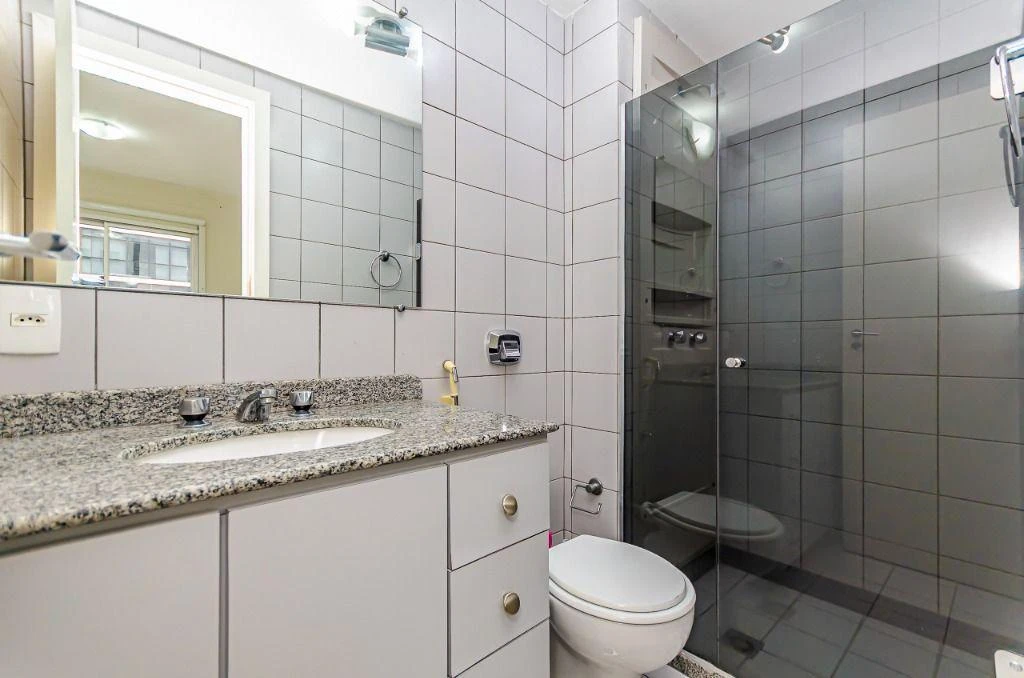 3-bedroom apartment with a washing machine in Curitiba — photo 19