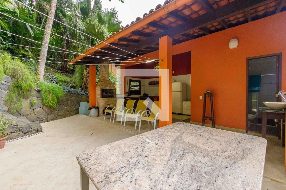 4-bedroom house with a walk-in closet in Rio de Janeiro — photo 2