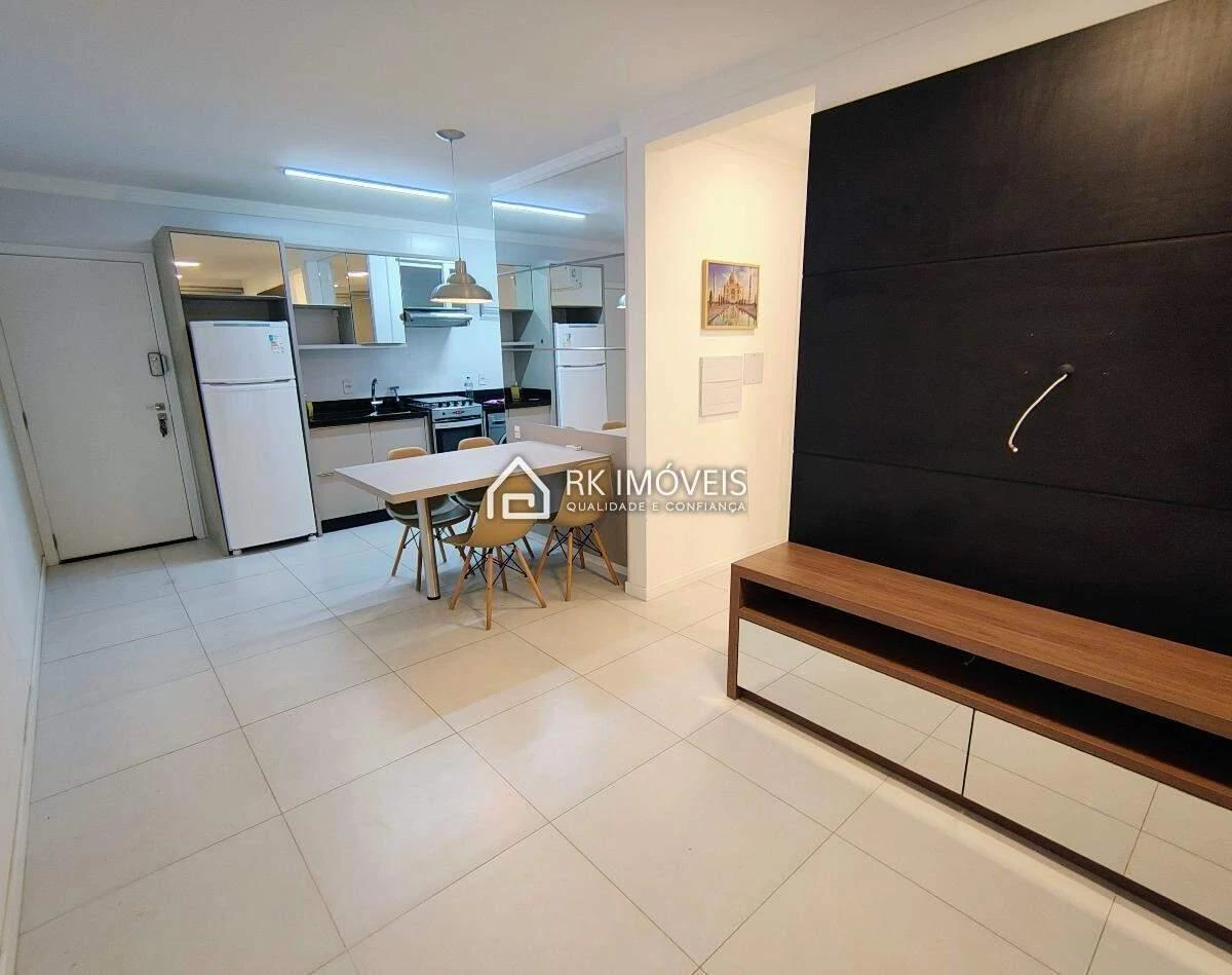 One-bedroom apartment in a building with a pool — photo 13