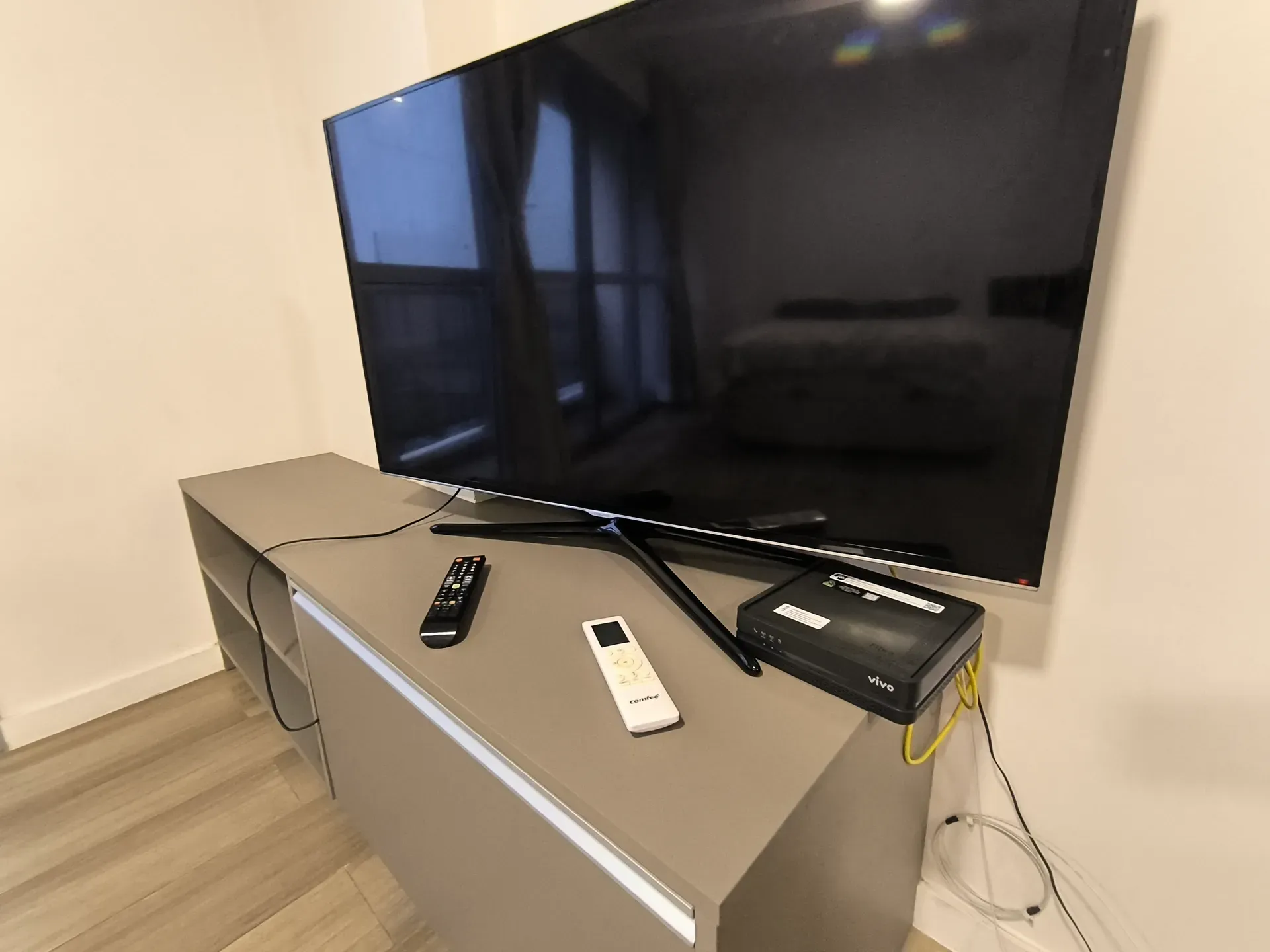Furnished studio in a building with a coworking space — photo 4