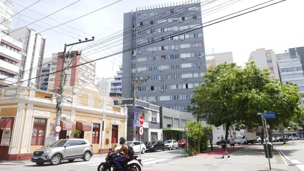 One-bedroom, 40 m² apartment in Florianópolis — photo 8