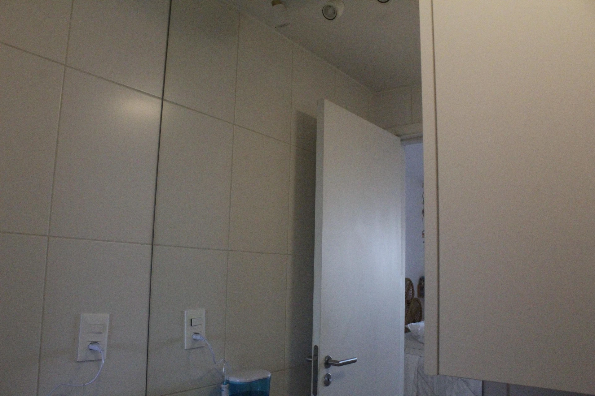 Glass-enclosed balcony in a 3-bedroom apartment, 115 m² — photo 32