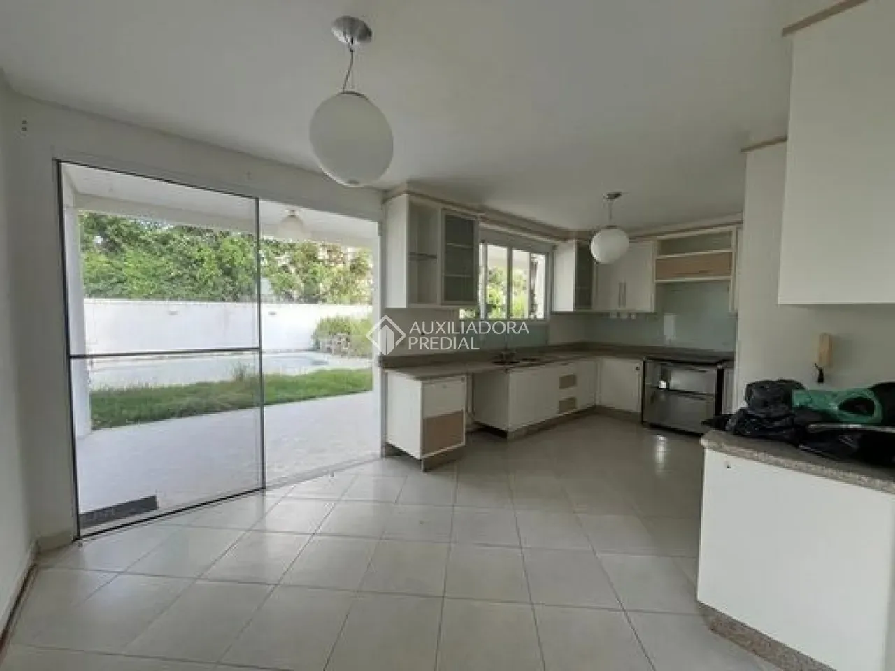 Casa para locação com 5 dormitórios e jardim privativo — photo 6