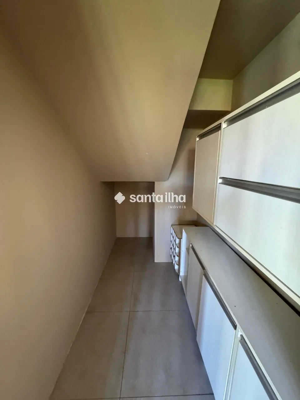 Furnished house, 220 m², with a glass-enclosed balcony — photo 19
